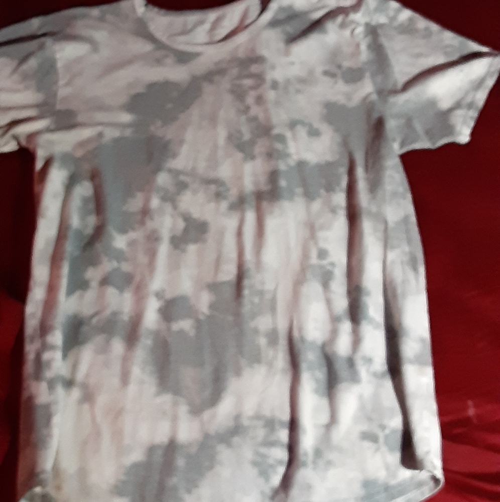 Designer tee